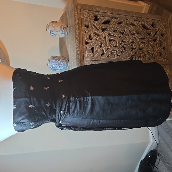 Molly B Black Strapless Chic Dress With Detachable Belt and Intricate Detailing - Picture 15 of 17